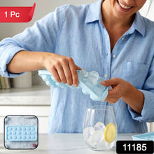 Easy release multi-grid ice maker tray for freezer use