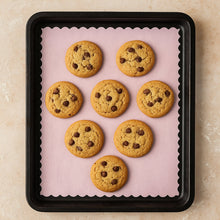 Multi-color baking paper sheets pack with decorative scalloped edges