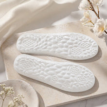 Comfortable breathable insoles for daily foot support