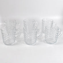High-quality lead-free glass construction of the durable drinkware set.