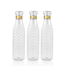 Detail shot of the diamond pattern on a child's water bottle, spill-proof lid visible.