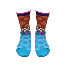 Stylish men's ankle length socks in a versatile shade, perfect for casual or active use.