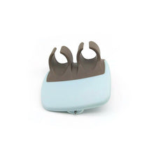 The innovative Palm Peeler comfortably fits two fingers, ensuring a firm grip.