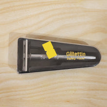 Travel-friendly stainless steel safety razor kit