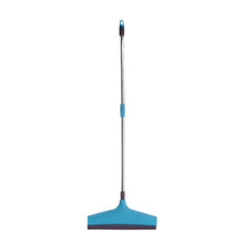 Close-up of the durable stainless steel rod on the adjustable floor wiper.