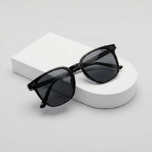 Unisex UV protection sunglasses for men and women
