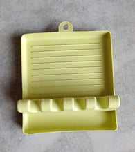 Easy-to-clean kitchen utensil rest, ideal for everyday cooking.