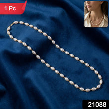 Gold link pearl necklace 