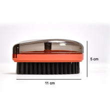 A single wet and dry cleaning brush with a comfortable handle, ideal for daily chores.