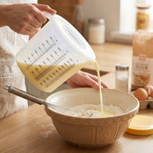 Large capacity plastic container for kitchen storage