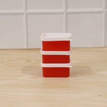 Lightweight plastic food storage boxes for daily household use