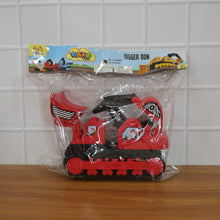 Construction play vehicle toy for outdoor activities