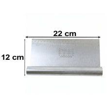 Dough cutter handle close view
