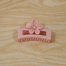 Hair claw clip daily use