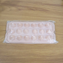 Ready to serve diamond-shaped ice cubes from plastic tray