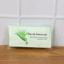 Refreshing aloe makeup remover wipes for sensitive and dry skin