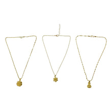 Decorative floral gold necklace