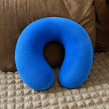 Travel neck support pillow use