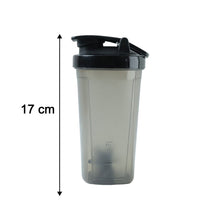 Size comparison showing dimensions of 500 ml gym shaker bottle
