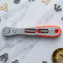 Compact socket screwdriver tool