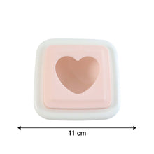 Toast cutter showing size reference of heart shape sandwich mold