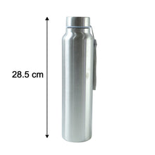 Size comparison of stainless steel water bottles