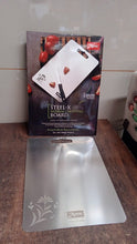Stainless steel cutting board with rust-proof and odor-resistant surface