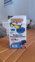 Comparison of vision with and without Safora Night Driving Glasses.
