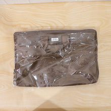 Laptop bag carrying use